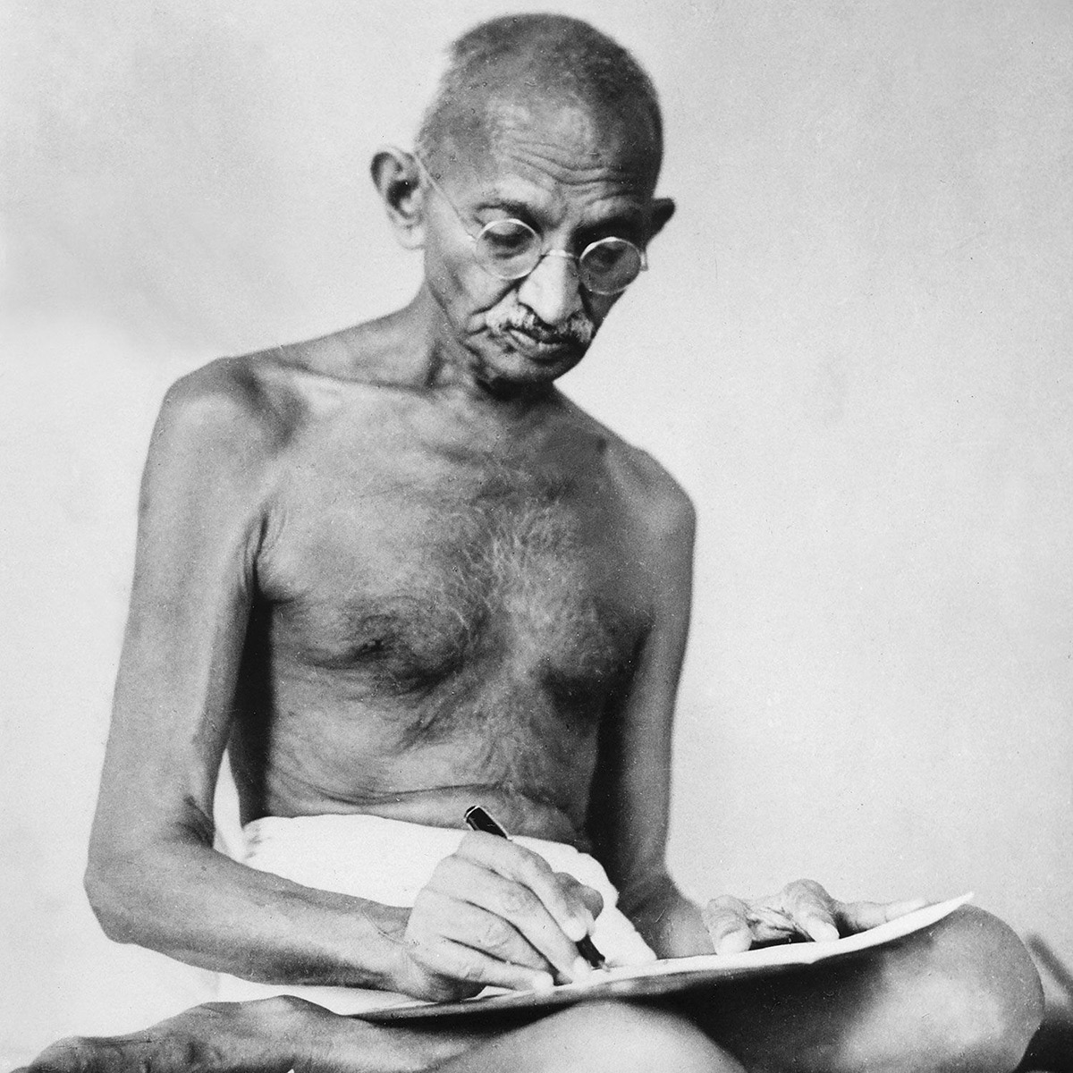 Gandhi y sus escandalosas cartas de amor: la pasión por un amigo, la relación con su sobrina...